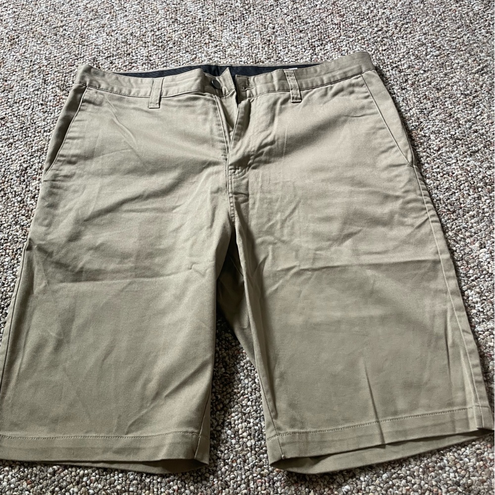 Men’s Size 34 Volcom shorts